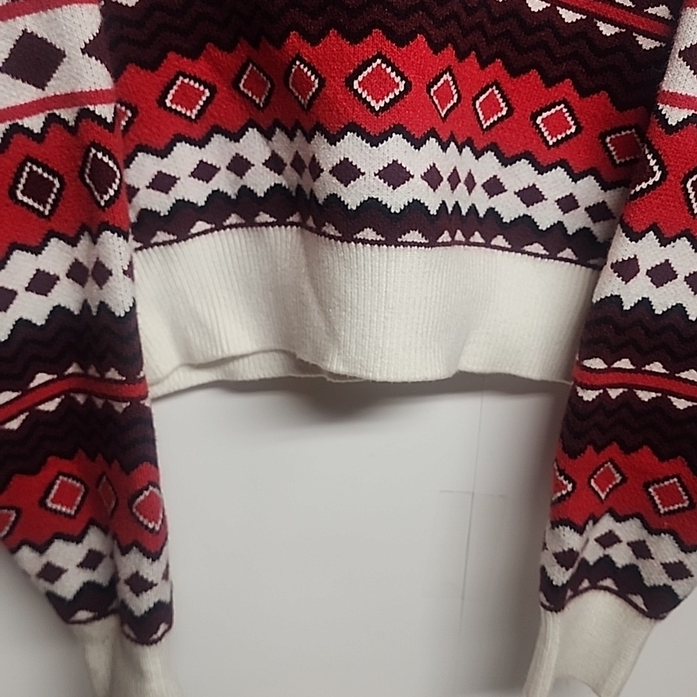 Forever 21 Red, White, Burgundy Patterned V-Neck Cropped Sweater Sz L - Picture 2 of 7